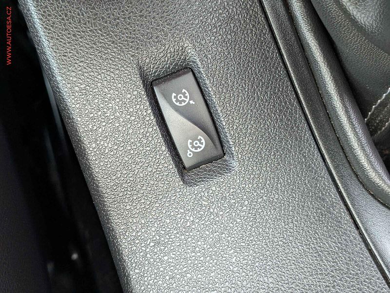 Renault Fluence (2014) 1.6 16V, ČR, AC, TZ - fotka 16 z 16