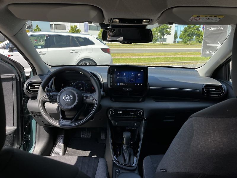 Toyota Yaris 1.5 Hybrid Style ODBĚR IHNED - fotka 14 z 27