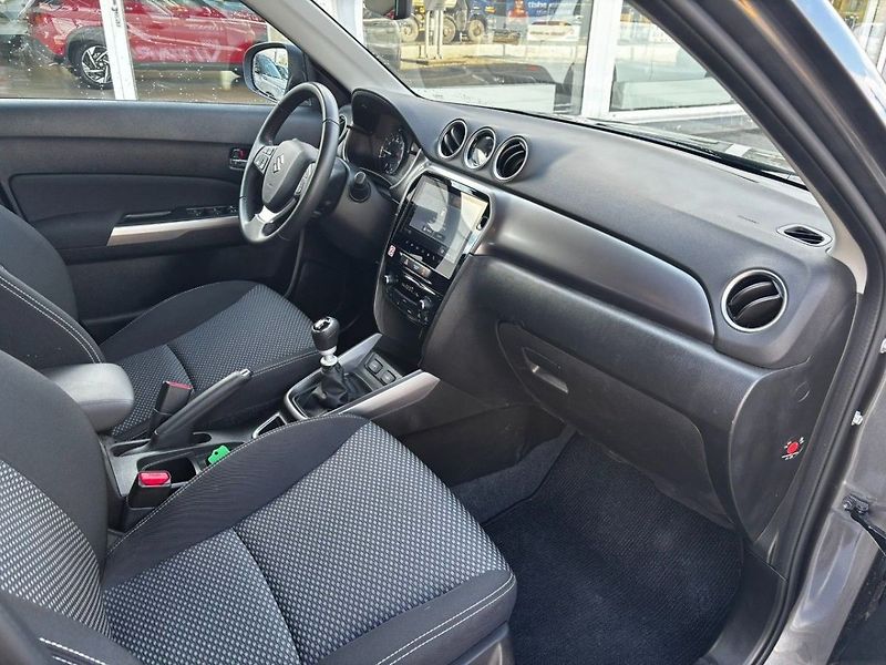 Suzuki Vitara Premium - fotka 9 z 13