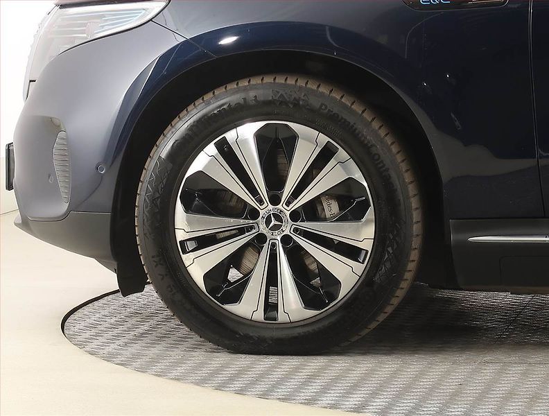 Mercedes-Benz EQC (2021) 400 4MATIC, SoH 95% - fotka 15 z 34