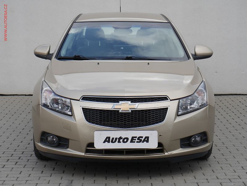 Chevrolet Cruze (2010) 1.6 i, ČR, AC, TZ - fotka 2 z 16