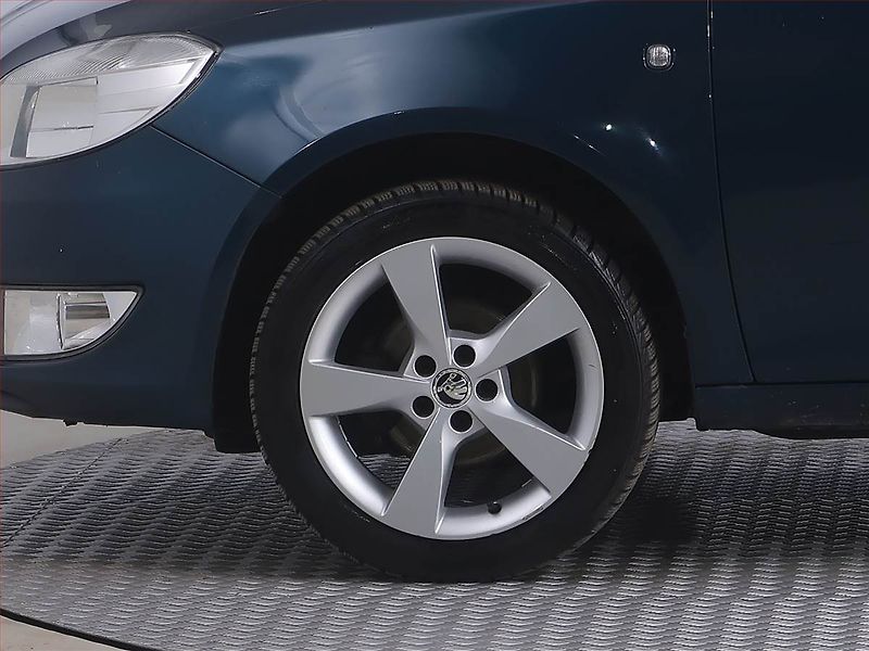 Škoda Fabia (2013) 1.2 TSI, po STK, slušný stav - fotka 14 z 16