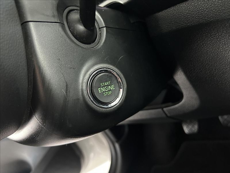 Škoda Fabia 1,0   TSI 81kW,STYLE,SERVISKA - fotka 15 z 26
