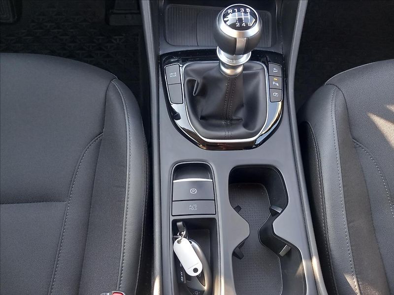 Hyundai Tucson 1,6 T-GDI MT PREMIUM - fotka 13 z 24