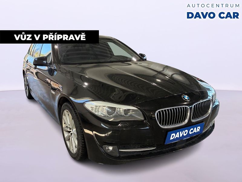 BMW Řada 5 3,0 530d x Drive Tažné Klima - fotka 2 z 38