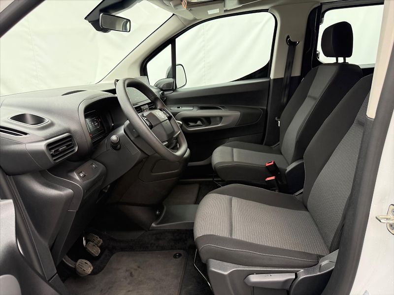 Toyota ProAce City Verso 1,5 Business - fotka 8 z 19