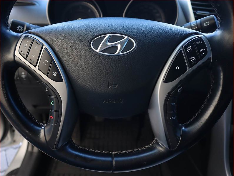 Hyundai i30 (2016) Comfort 1.6 CRDi, Serv.kniha - fotka 16 z 16