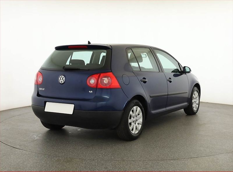 Volkswagen Golf (2006) 1.6, Serv.kniha, po STK - fotka 5 z 14