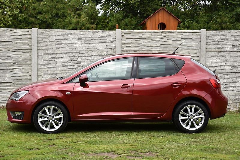 Seat Ibiza FR 1.6 TDi CR,XENON,KŮŽE,FACE - fotka 5 z 47