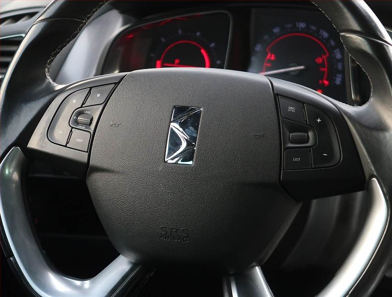 Citroën DS5 (2016) 2.0 BlueHDI, Automat - fotka 23 z 23