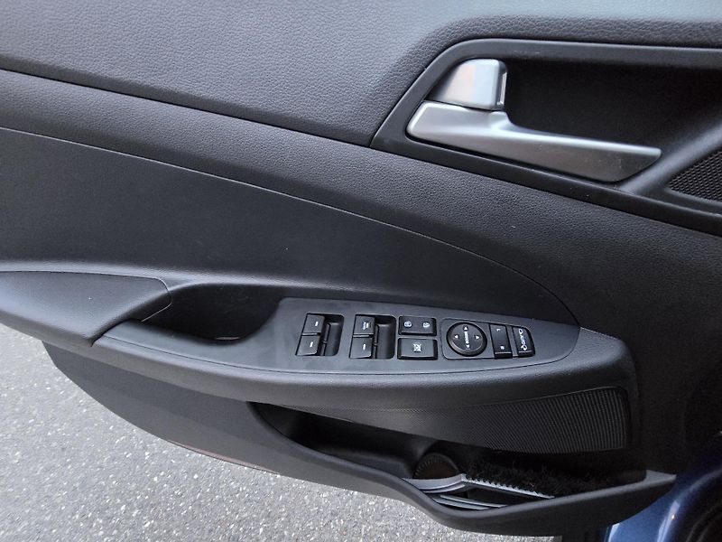 Hyundai Tucson (2015) 1.7CRDi, tažné, Alu zimní sada - fotka 12 z 18