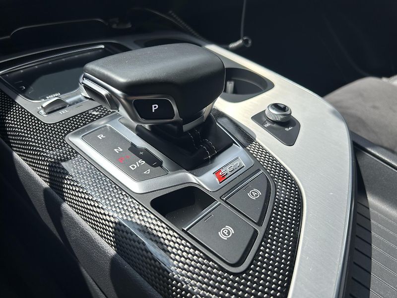 Audi SQ7 (2018) 4.0 biTDI V8 320 kW tiptronic - fotka 33 z 62