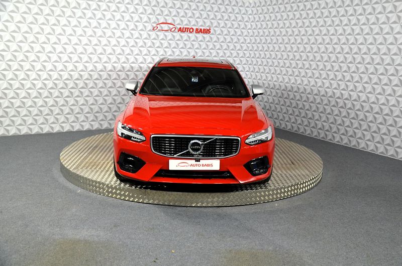 Volvo V90 (2018) 2.0D Polestar R-design - fotka 2 z 24
