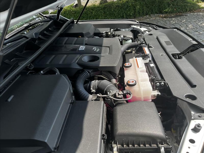 Toyota Land Cruiser 300  3,5 V6 TT 10AT GR Sport 7 - fotka 44 z 45