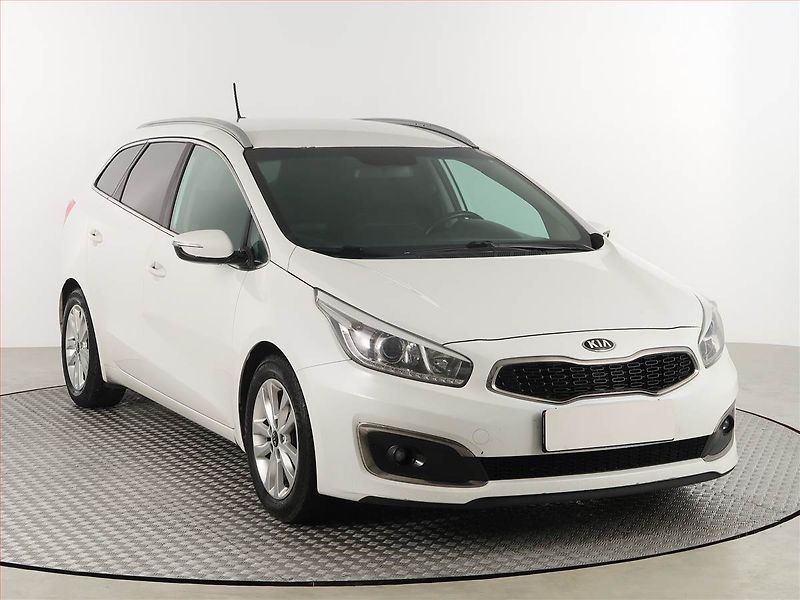 Kia Ceed (2017) Silver 1.6 GDI, Serv.kniha - fotka 1 z 18
