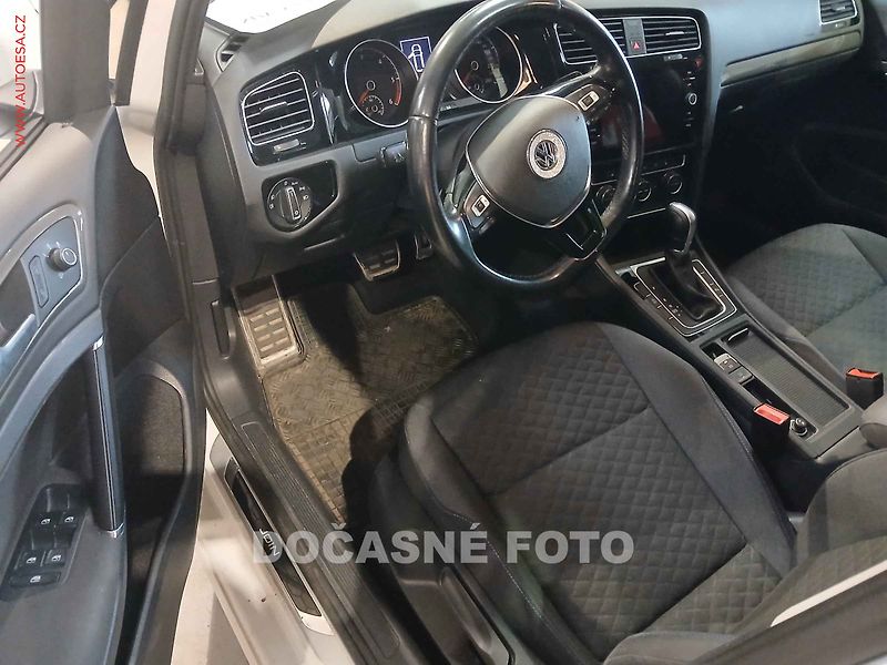 Volkswagen Golf (2019) 2.0TDi, DSG - fotka 3 z 3