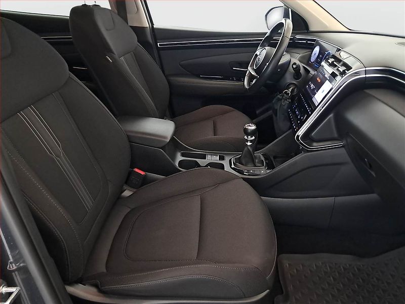 Hyundai Tucson (2022) 1.6 T-GDI - fotka 9 z 17
