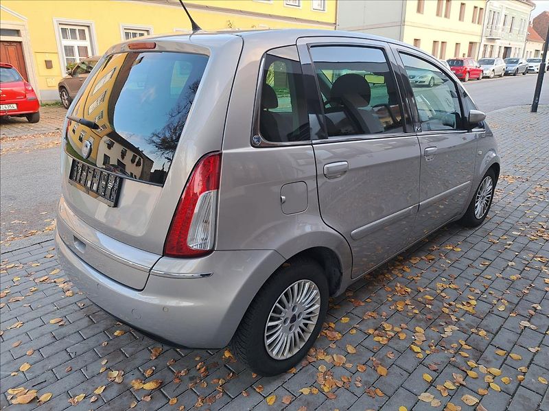 Lancia Musa 1,4 i Comfort - fotka 12 z 52