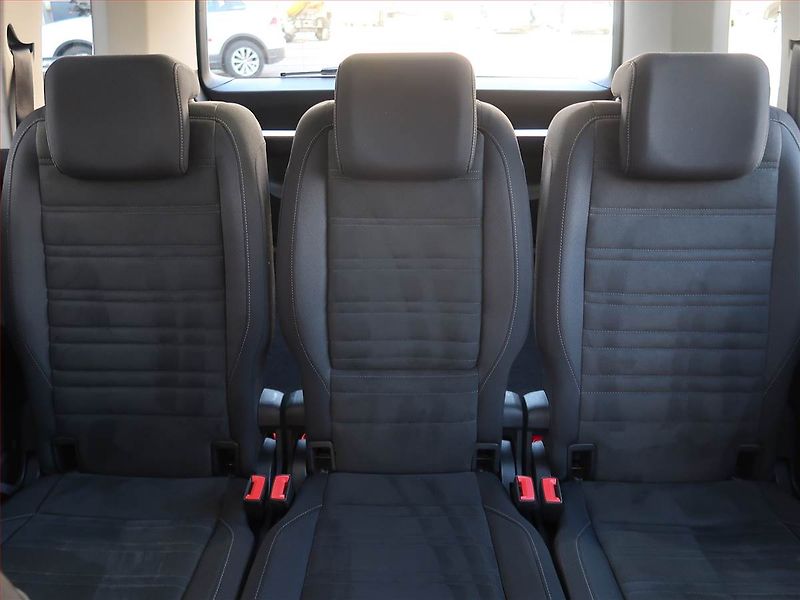 Volkswagen Touran (2021) 1.5 TSI - fotka 10 z 18
