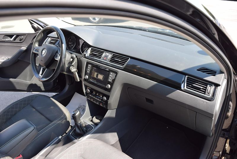 Škoda Rapid (2016) 1.2TSI 81kw STYLE XEN NAVI PAN - fotka 33 z 45