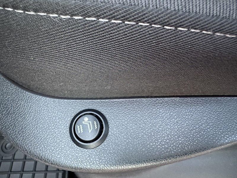 Renault Clio (2009) 1.2i 55kW Klima Výhřev Sedadel - fotka 25 z 46