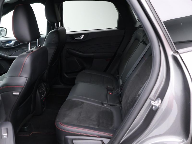 Ford Kuga 1,5 EB 110kW ST-Line - fotka 13 z 26