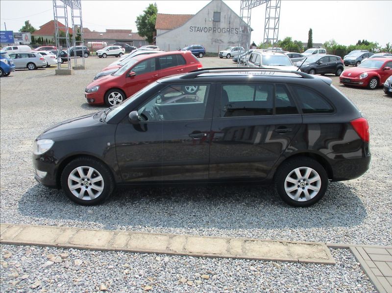 Škoda Fabia 1,2 TSI, aut. klima, servis, - fotka 4 z 32
