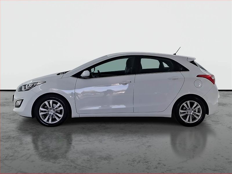 Hyundai i30 (2015) 1.6 MPI, Tempomat - fotka 3 z 20