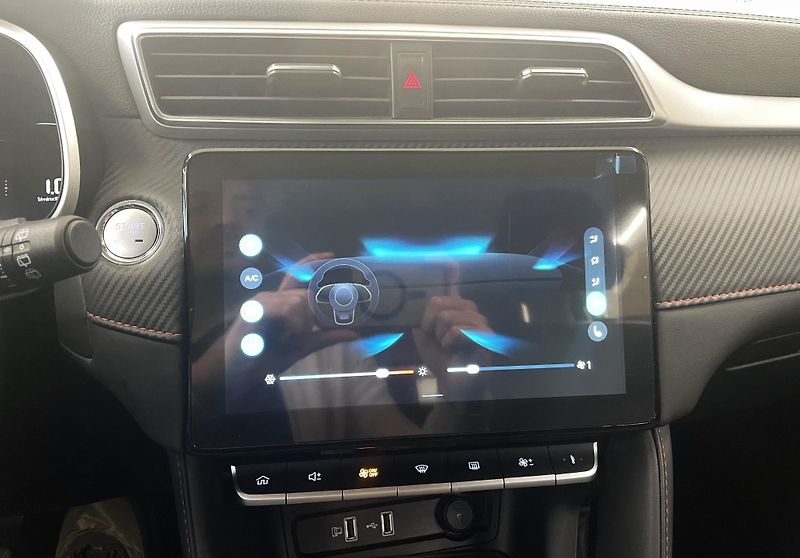 MG ZS 1.0 TGI, ČR, KAM 360 - fotka 19 z 33