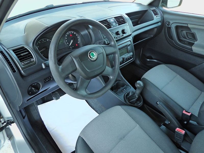 Škoda Fabia 1.2HTP Klima Tažné Serviska - fotka 14 z 36