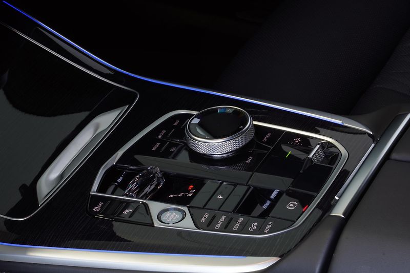 BMW X7 Xdrive40i,Mpaket,ČR,Iconic-G - fotka 19 z 49