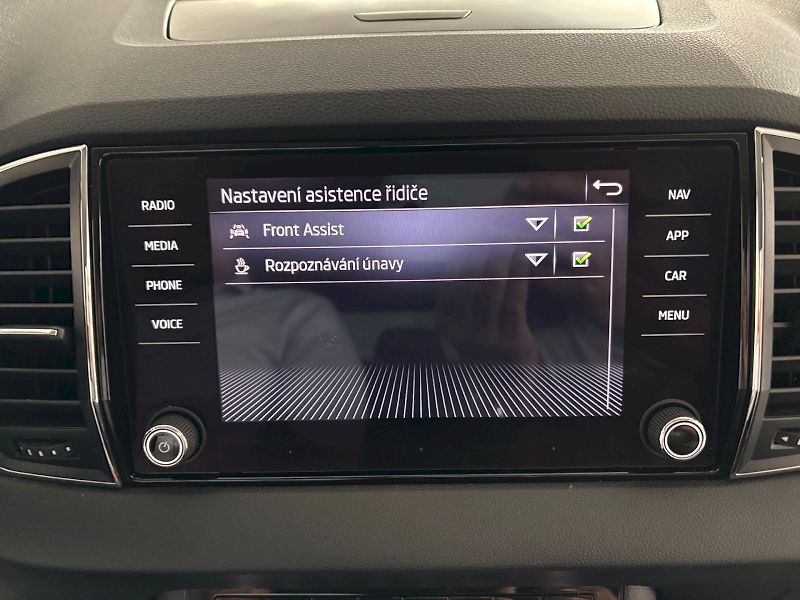 Škoda Karoq (2023) STYLE 1.5 TSI DSG 110 kW Tažné - fotka 30 z 30