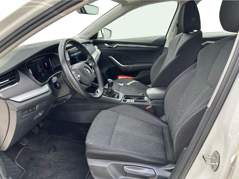 Škoda Octavia Combi STY TS 110/1.5 M6F - fotka 11 z 23