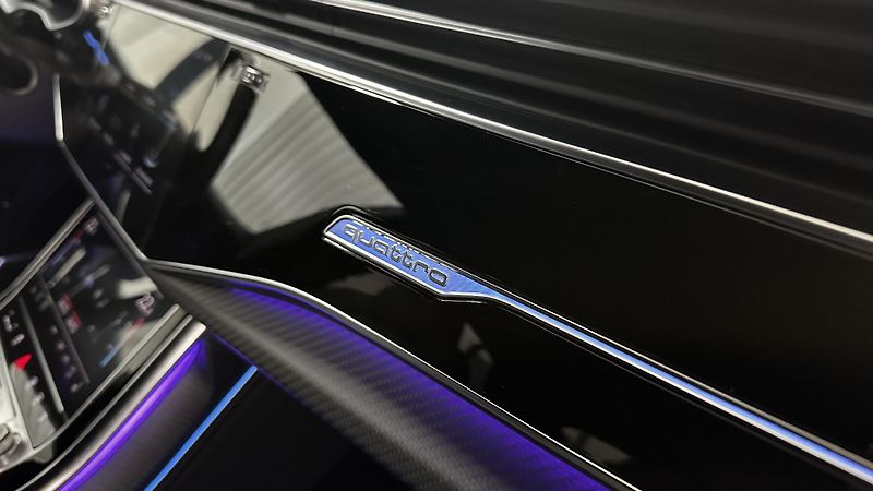 Audi RS Q8 TOP STAV / PLNÁ VÝBAVA  - fotka 52 z 54