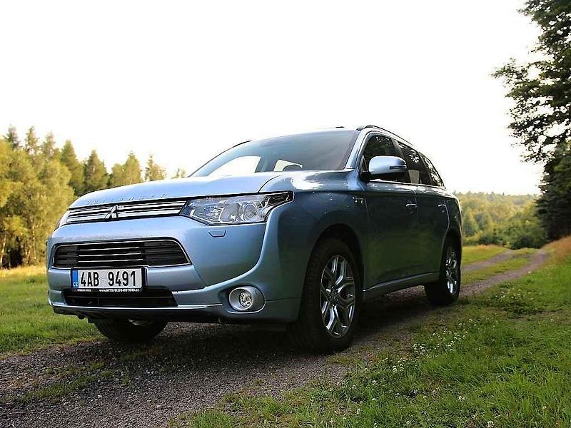 Mitsubishi Outlander PHEV.