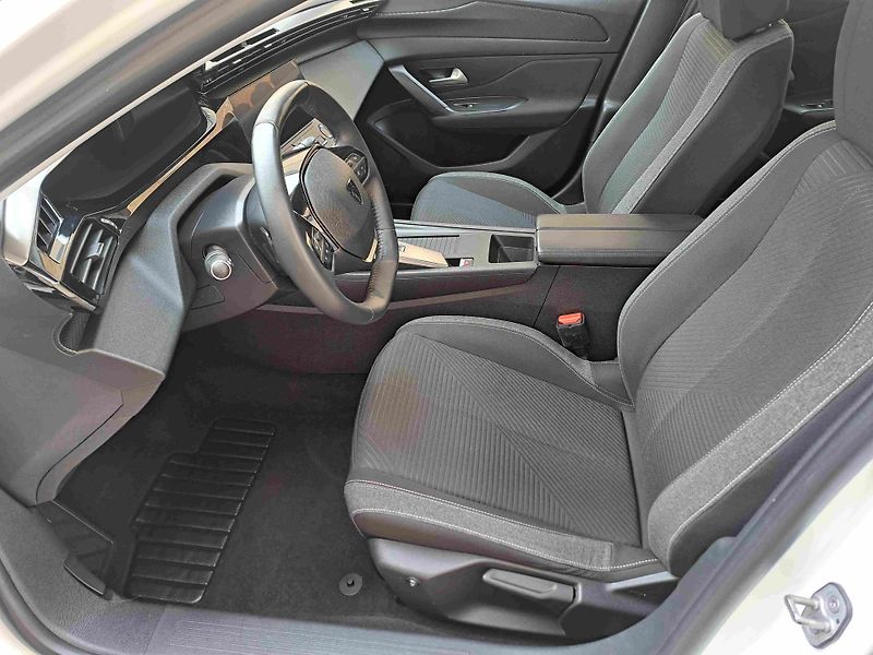 Peugeot 308 (2022) SW 1,2 PT EAT8  - fotka 12 z 18