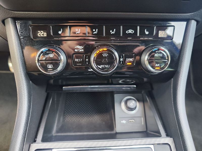 Škoda Superb 2.0 TDI/147kW Sportline DSG 4x - fotka 25 z 36
