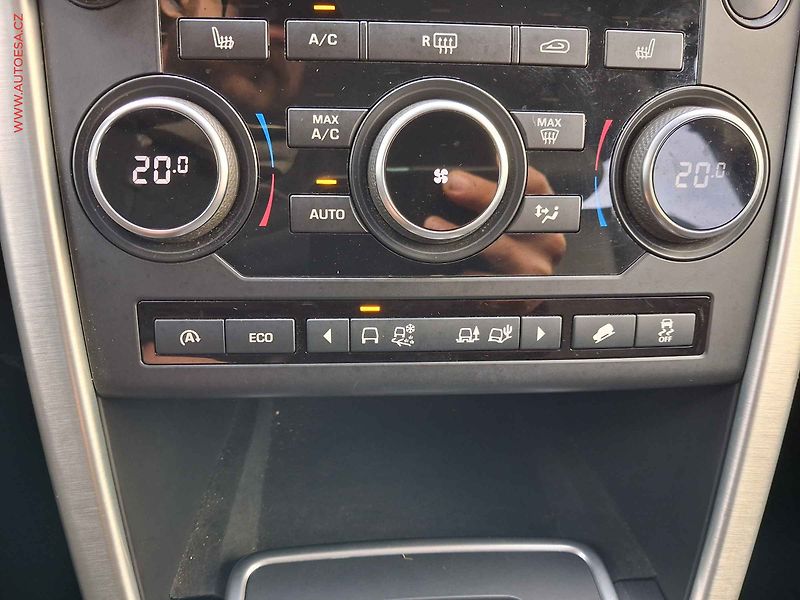 Land Rover Discovery Sport (2017) 2.0 TD4 4x4, AT, kůže, panor - fotka 17 z 17