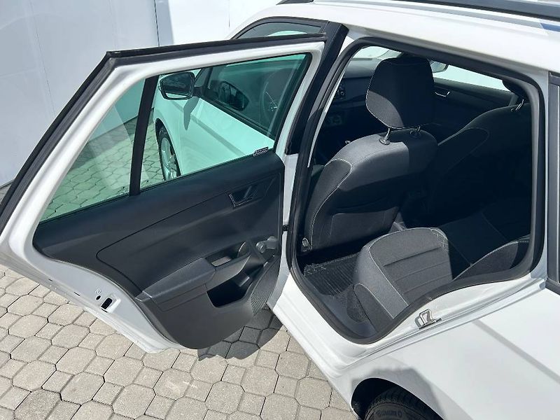 Škoda Fabia Tour Ambition 1,0TSI - fotka 7 z 24