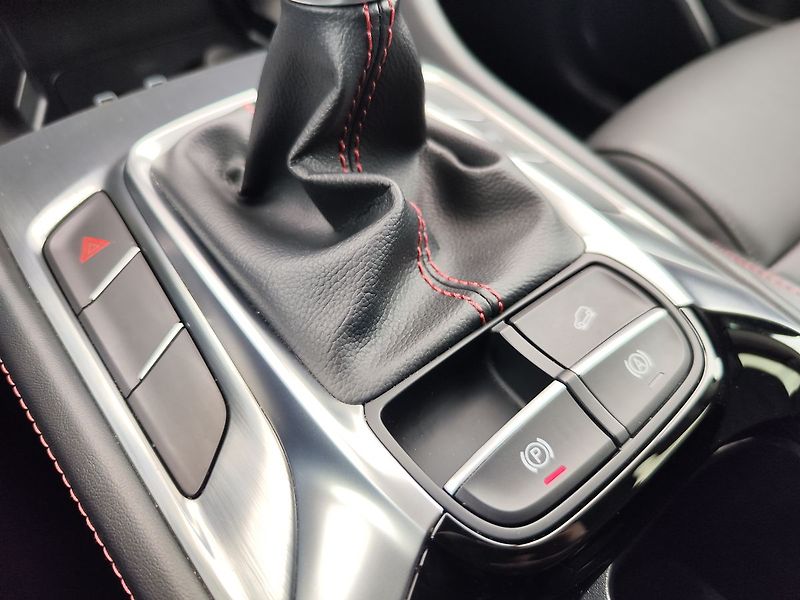 MG HS 1.5 TGi/119kW Emotion - fotka 29 z 38