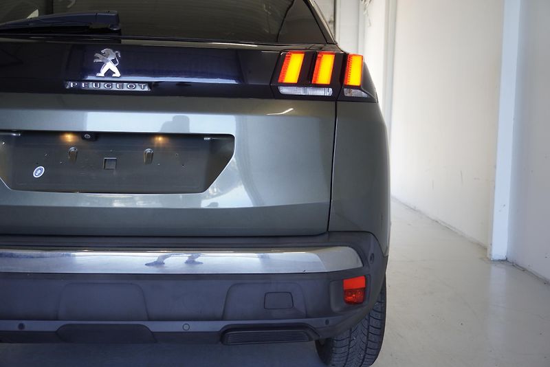 Peugeot 3008 1.6 BLUEHDI 88kW ALLURE - fotka 8 z 29