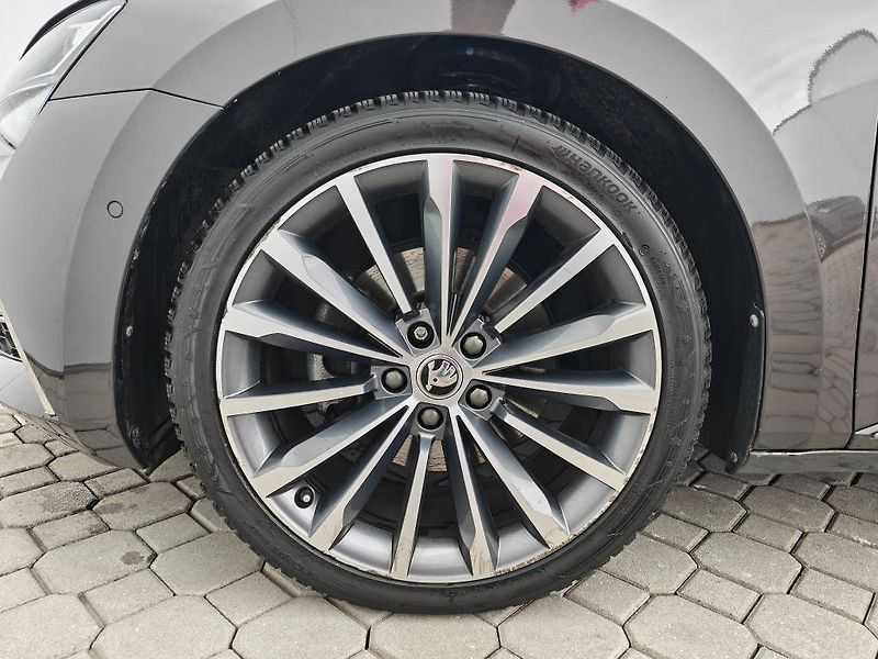 Škoda Superb L&K 7DSG 2,0TSI - fotka 23 z 26