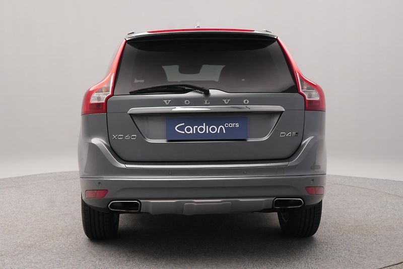 Volvo XC60 D4 AWD SUMMUM AUT - fotka 9 z 46