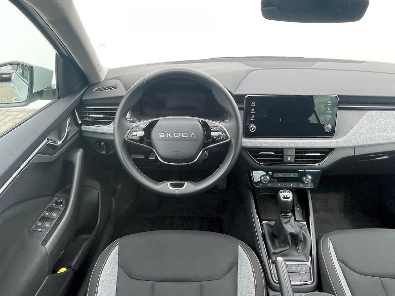 Škoda Scala (2025) 1.0 TSI / 85 kW Selection - fotka 6 z 30