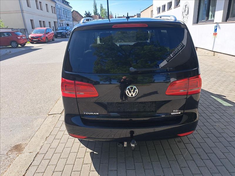 Volkswagen Touran 1,6 TDI Comfortline - fotka 9 z 43