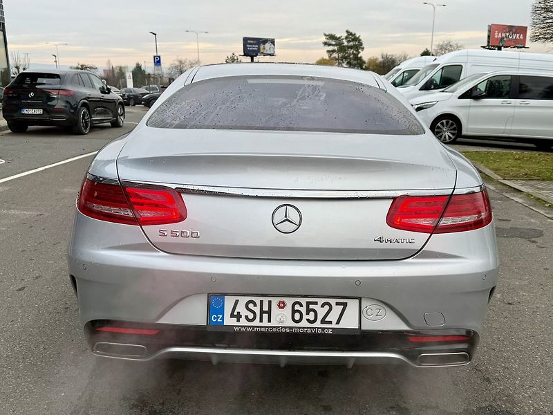 Mercedes-Benz Třídy S (2015) 500 4MATIC kupé - fotka 7 z 51