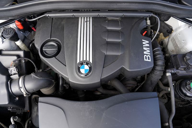 BMW X1 2.0d xDrive/manuál/Designation - fotka 10 z 36