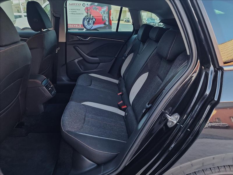 Škoda Scala 1.0TSI 81kW Style,ČR,1.Maj. - fotka 17 z 50