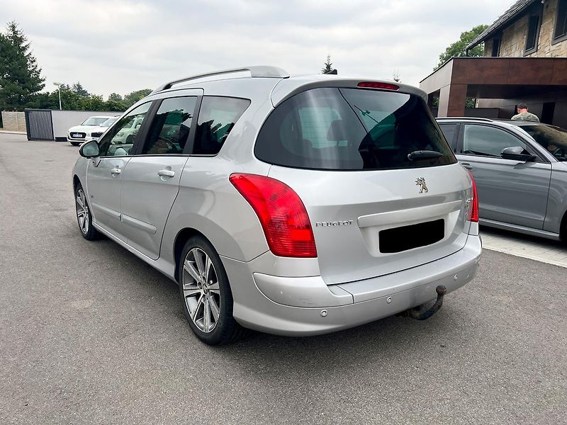 Peugeot 308 SW Exclusive 1.6HDi 82kW - fotka 3 z 14