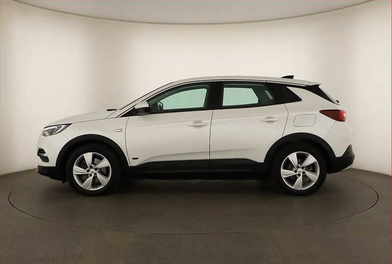 Opel Grandland X (2019) Plug-in Hybrid4, 4X4, Automat - fotka 3 z 23